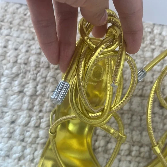 JLO | Elegant Gold Strappy Women's Heels - Picture 4 of 12